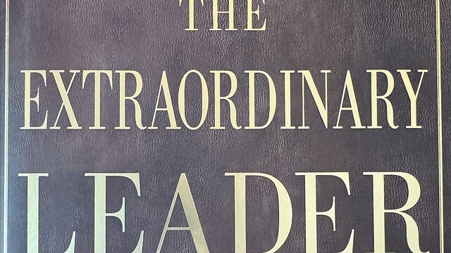The Extraordinary Leader (Hardcover Book)